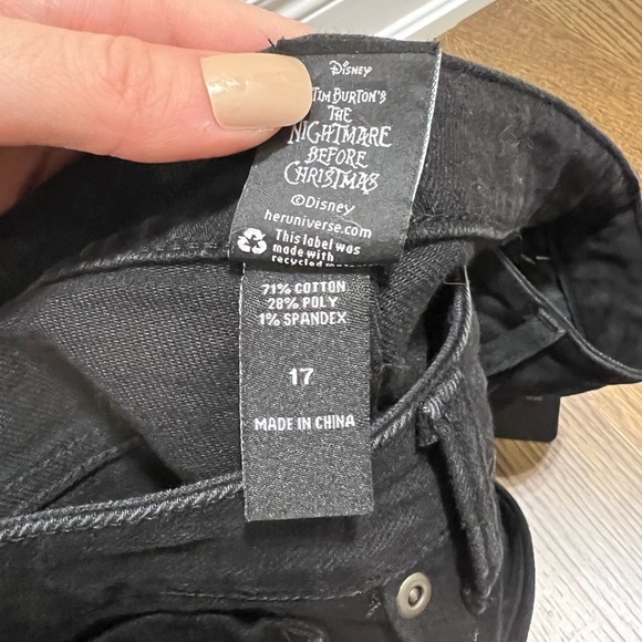 HOT TOPIC DISNEY The Nightmare Before Christmas Oogie Boogie Mom Jean SZ 17 Plus - Picture 4 of 14